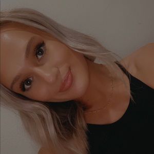 Meet your Posher, Kelli